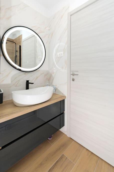Tata Apartment Split Eksteriør bilde