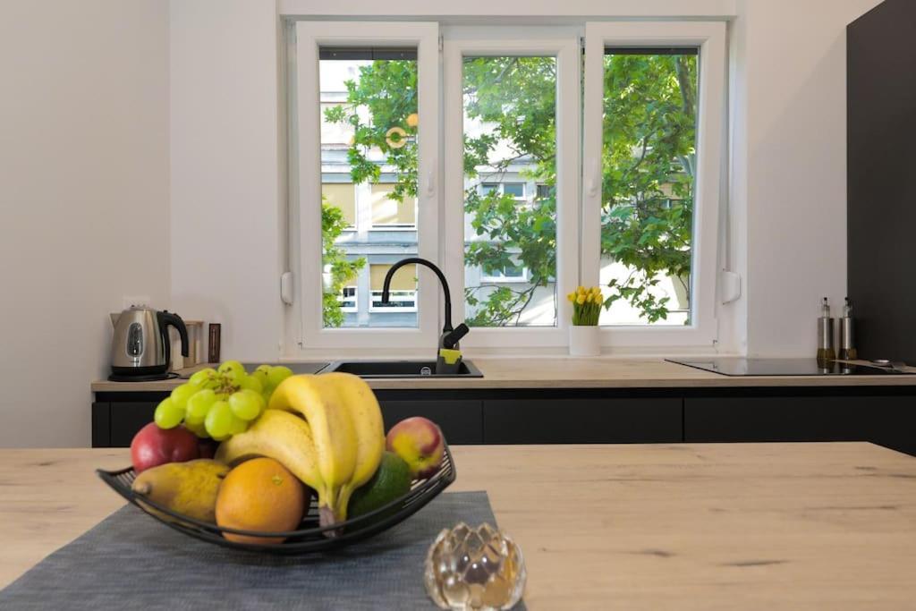 Tata Apartment Split Eksteriør bilde
